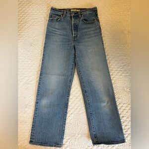 Levi’s ribcage straight, size 26, 25 inch inseam